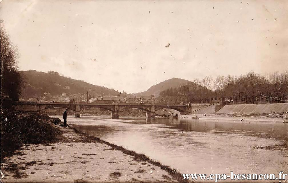 BESANÇON - Quais au pont Canot